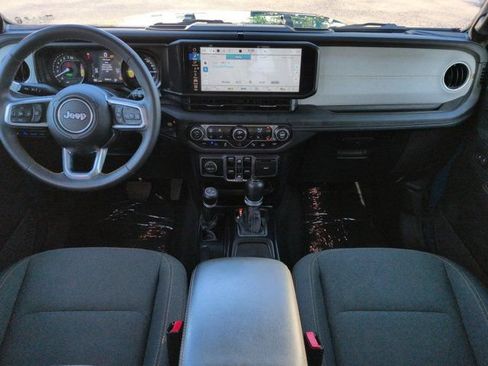 Used 2024 Jeep Wrangler Unlimited Sahara w/ Technology Group AWD/4WD image 14