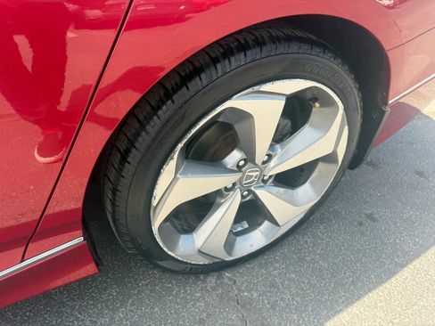 Used 2018 Honda Accord Touring image 31