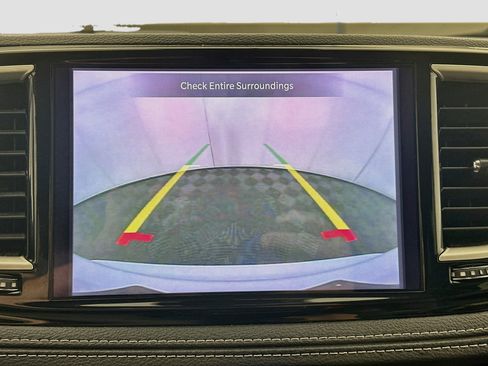 Used 2024 Chrysler Pacifica Limited FWD image 23
