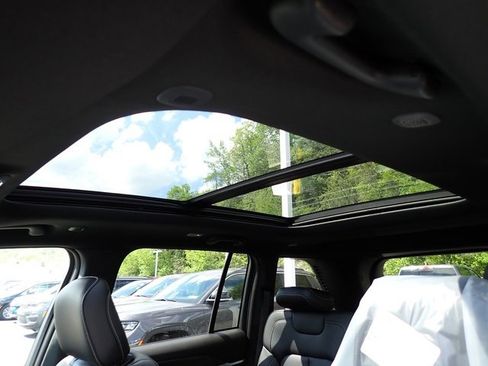 New 2025 Jeep Grand Cherokee Limited image 18