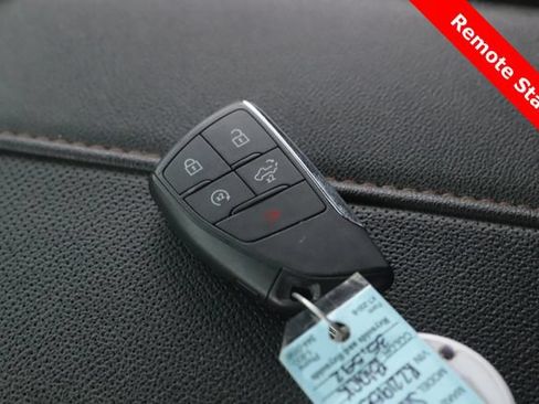 Used 2024 GMC Sierra 1500 AT4 w/ AT4 Preferred Package AWD/4WD image 3
