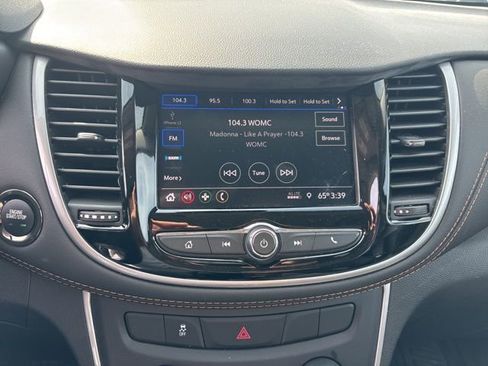 Used 2022 Chevrolet Trax LT w/ Midnight Edition image 20