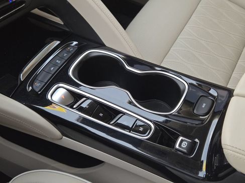 Used 2023 Buick Envision Avenir FWD image 21
