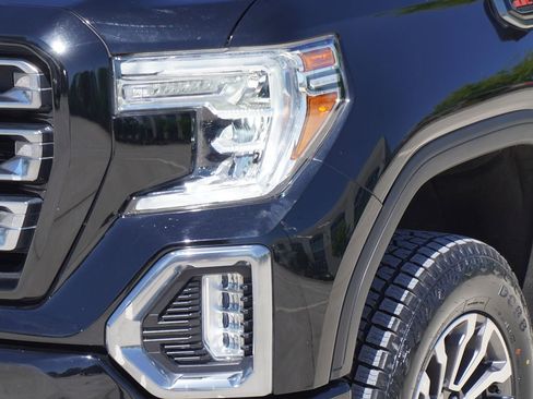Used 2020 GMC Sierra 1500 AT4 w/ Off-Road Performance Package image 2