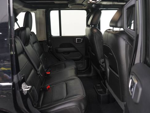 Used 2020 Jeep Wrangler Unlimited Sahara w/ Uconnect 4C Nav & Sound Group AWD/4WD image 12