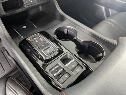 Used 2025 Honda Pilot TrailSport image 14