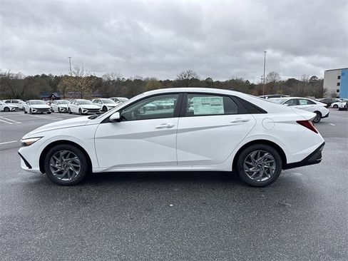 New 2026 Hyundai Elantra Blue image 4