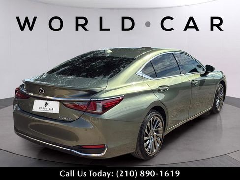 Used 2024 Lexus ES 300h Ultra Luxury w/ Accessory Package (Z2) image 15