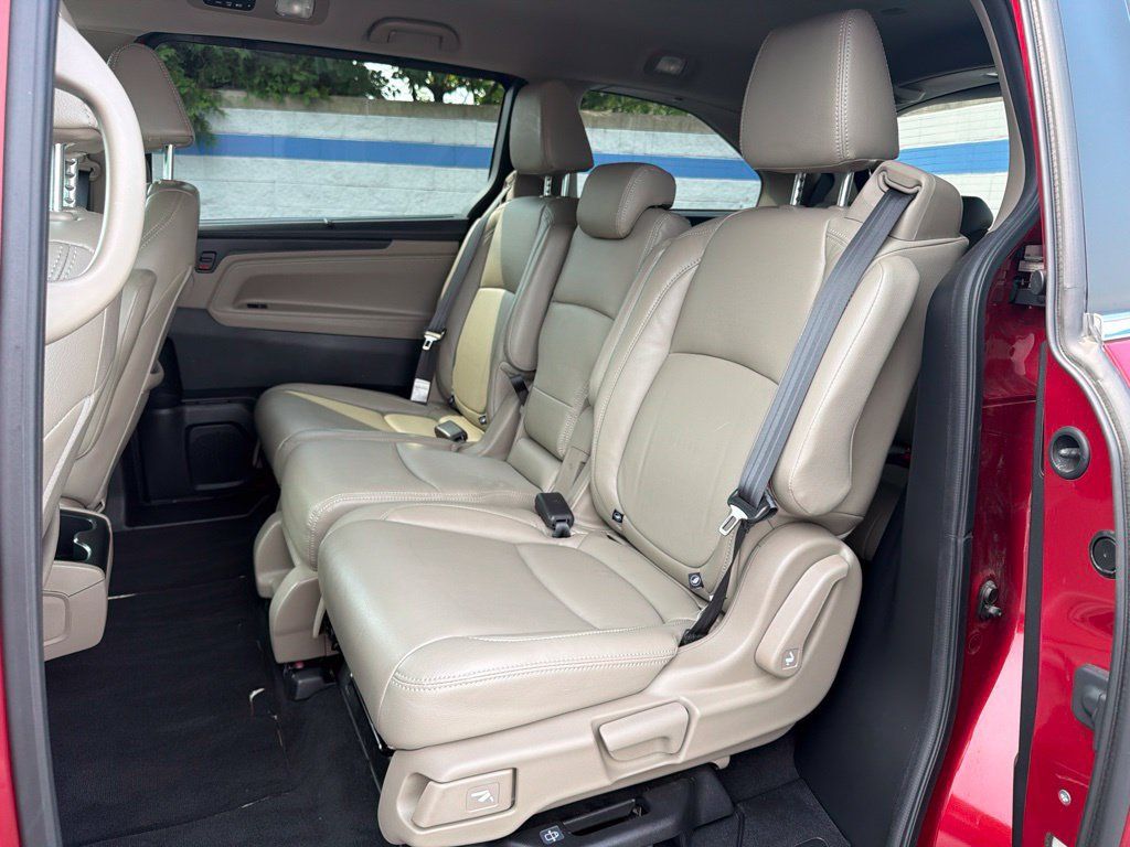 Certified 2024 Honda Odyssey EX image 18