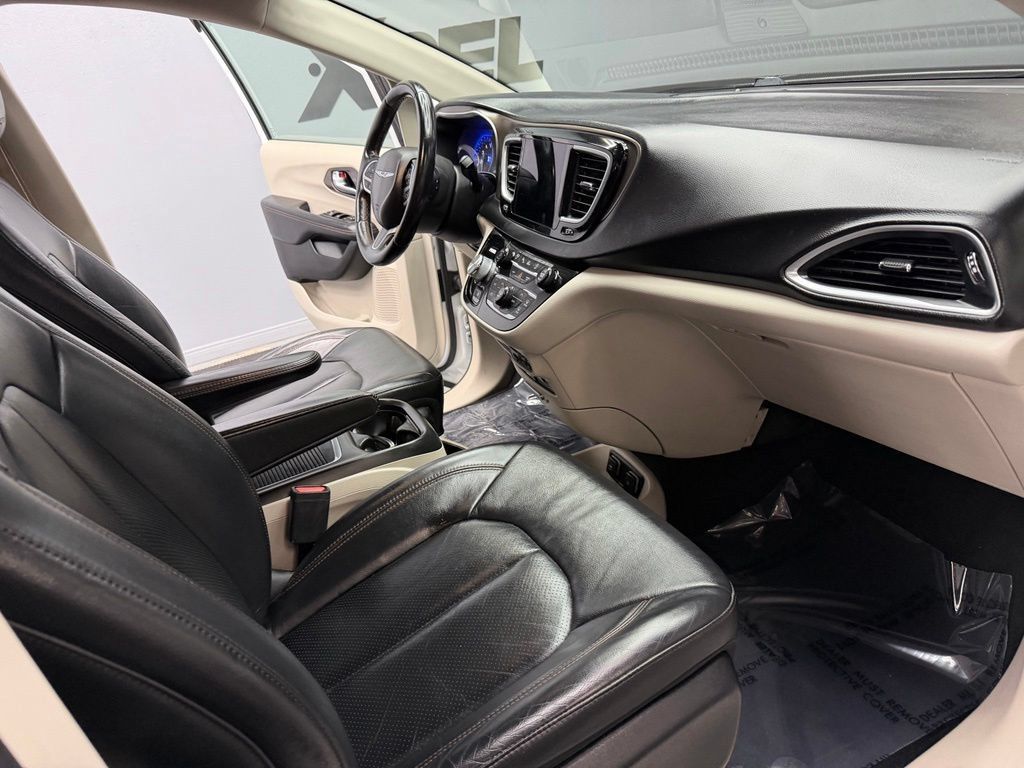 Used 2018 Chrysler Pacifica Touring-L Plus w/ Advanced Safetytec Group FWD image 50