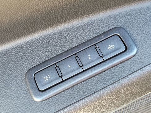 Used 2020 Chevrolet Tahoe Premier AWD/4WD image 28