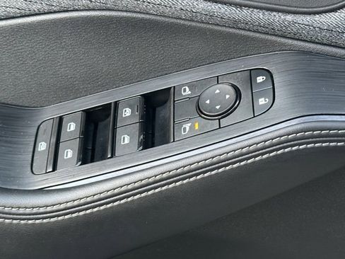 Certified 2023 Nissan Rogue SV image 18