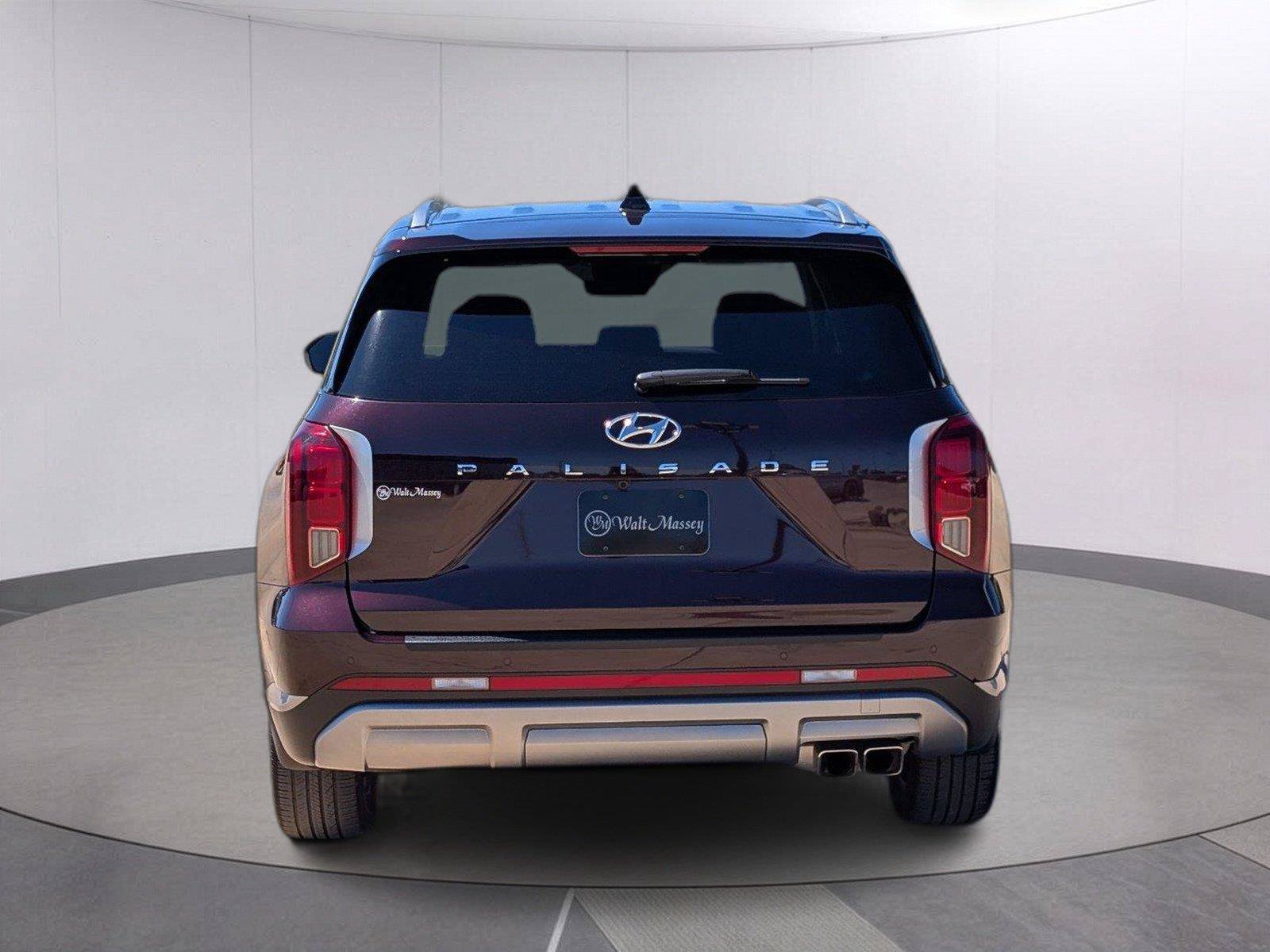 Used 2023 Hyundai Palisade SEL FWD image 4