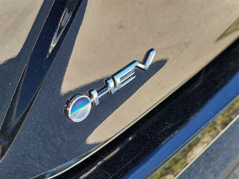 Used 2025 Toyota Camry LE image 7