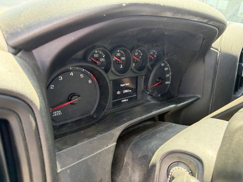Used 2020 Chevrolet Silverado 1500 Custom w/ Custom Value Package RWD image 6