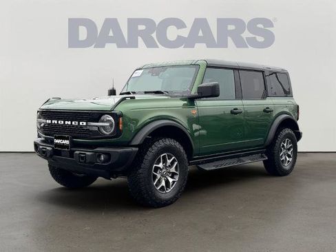 Certified 2025 Ford Bronco Badlands image 3