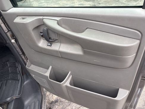 Used 2008 Chevrolet Express 1500 AWD Passenger w/ LT Preferred Equipment Group image 6