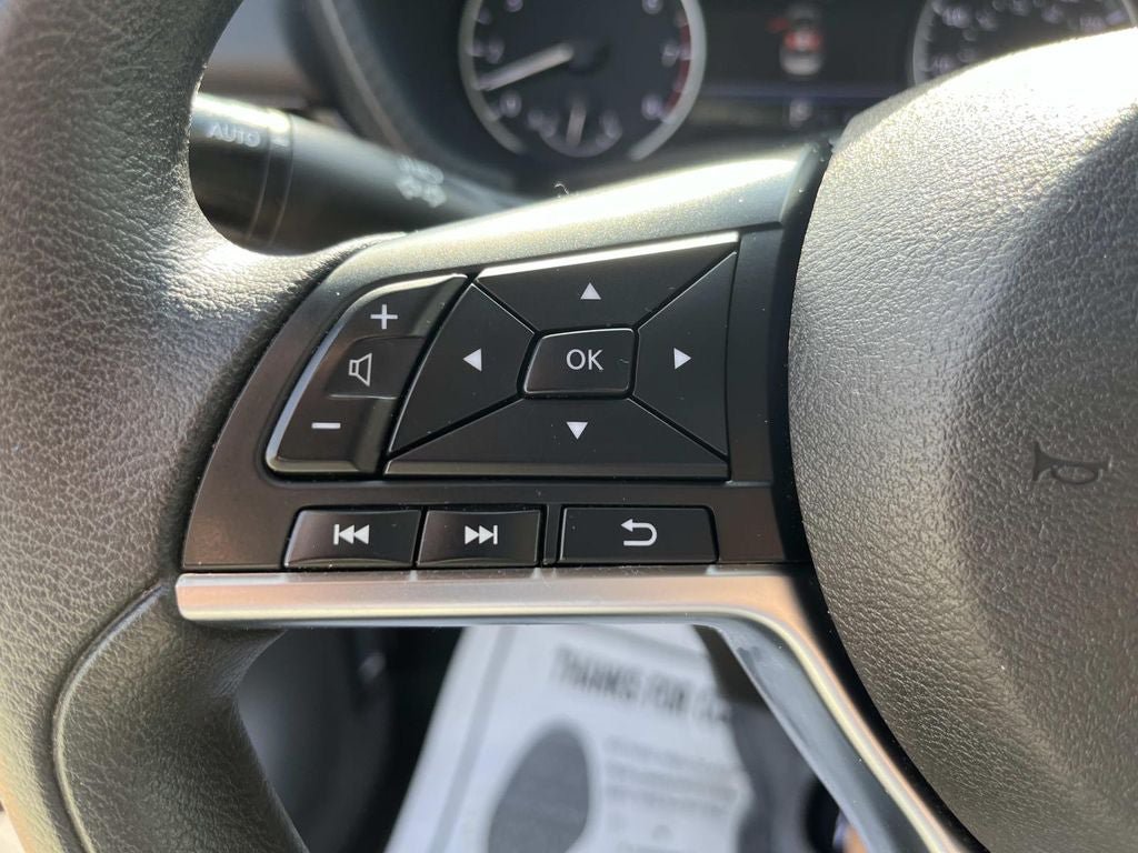 Used 2025 Nissan Sentra SV FWD image 24