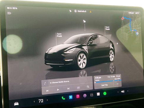 Used 2024 Tesla Model Y 2WD image 27