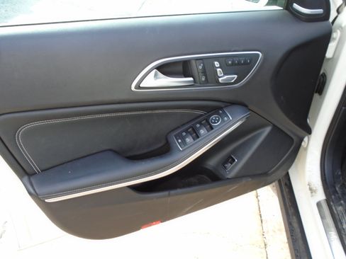 Used 2018 Mercedes-Benz GLA 250 image 17