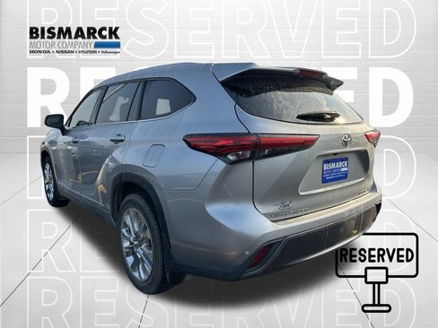 Used 2021 Toyota Highlander Limited AWD/4WD image 4