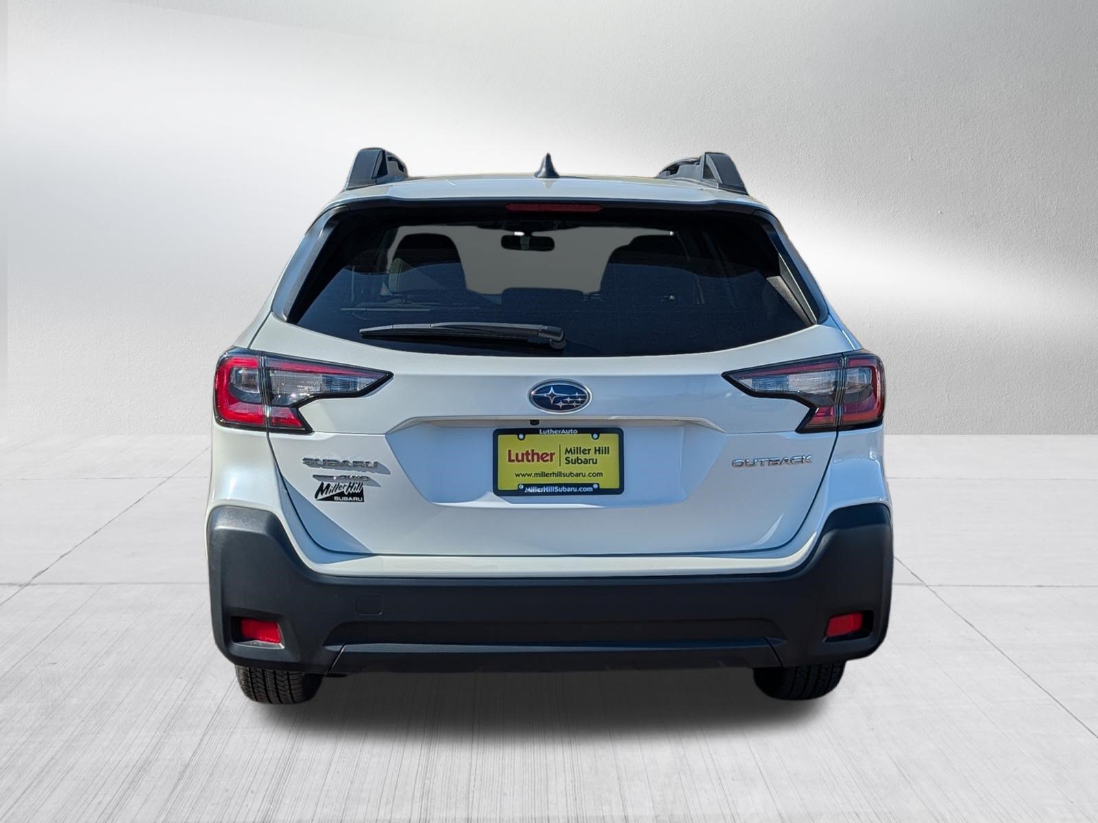 Used 2023 Subaru Outback Premium AWD/4WD image 6