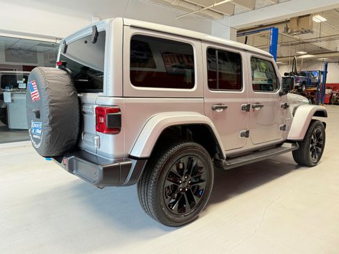 Certified 2022 Jeep Wrangler Unlimited Sahara w/ Cold Weather Group AWD/4WD image 11