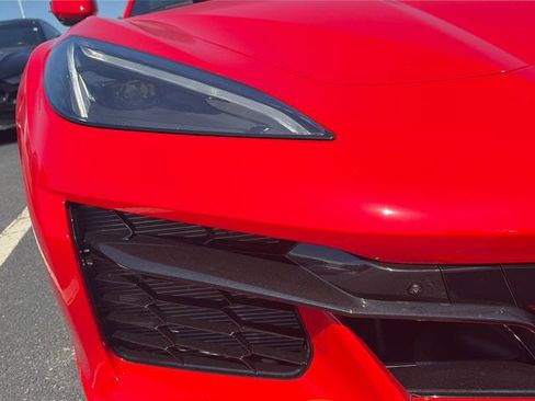 Used 2025 Chevrolet Corvette Z06 RWD image 13