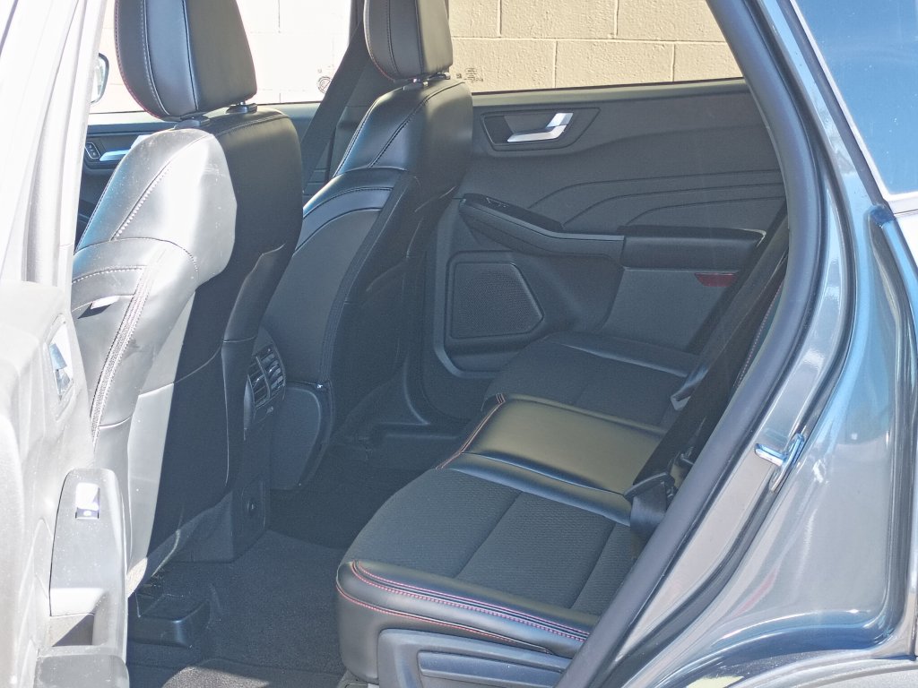 Used 2025 Ford Escape ST-Line AWD/4WD image 16