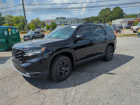 New 2025 Honda Pilot TrailSport image 10
