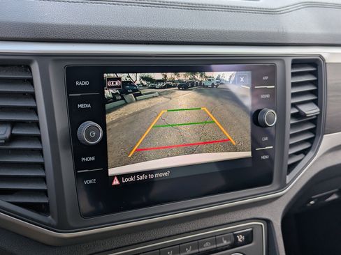 Used 2021 Volkswagen Atlas SE image 25