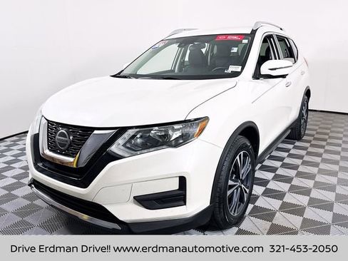 Certified 2020 Nissan Rogue SV w/ Premium Package image 3