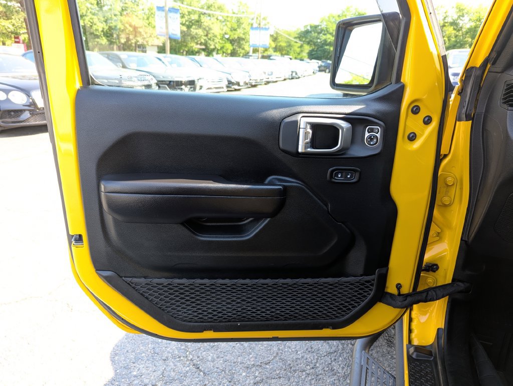 Used 2021 Jeep Wrangler Unlimited Rubicon w/ Cold Weather Group AWD/4WD image 12