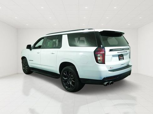 Used 2023 Chevrolet Suburban RST w/ Sport Performance Package AWD/4WD image 5