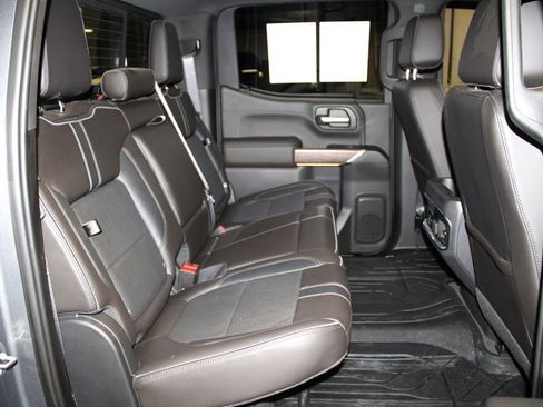 Used 2019 Chevrolet Silverado 1500 High Country w/ High Country Premium Package image 32