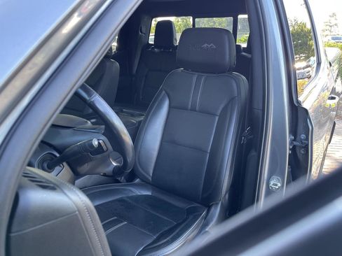 Used 2020 Chevrolet Silverado 1500 High Country w/ Technology Package AWD/4WD image 14