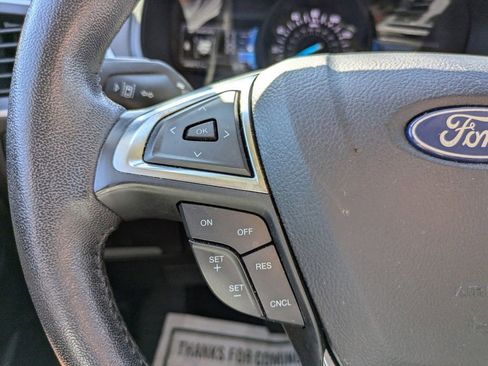 Used 2022 Ford Edge SEL image 16