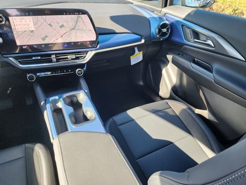 New 2026 Chevrolet Equinox EV LT image 19