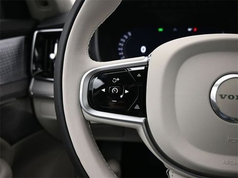 New 2026 Volvo XC90 B6 Ultra image 26