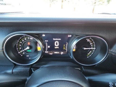 Used 2022 Jeep Wrangler Unlimited Sahara image 23