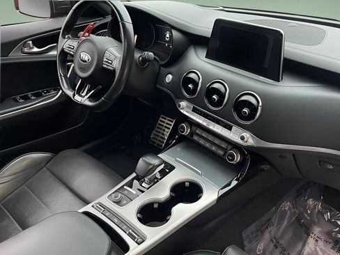 Used 2018 Kia Stinger GT2 image 14