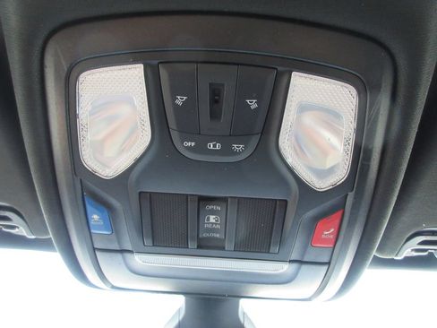 Used 2023 RAM 1500 Big Horn AWD/4WD image 33