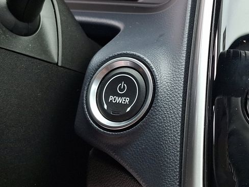 Used 2022 Chevrolet Bolt EUV Premier image 23