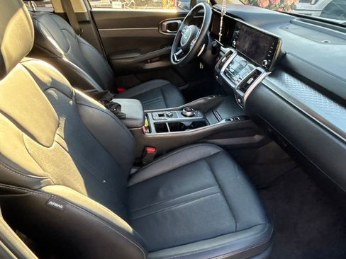 Used 2023 Kia Sorento EX AWD/4WD image 5