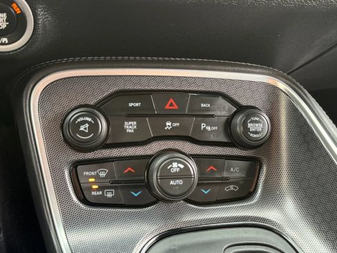 Used 2016 Dodge Challenger R/T Scat Pack w/ Leather Interior Group RWD image 36