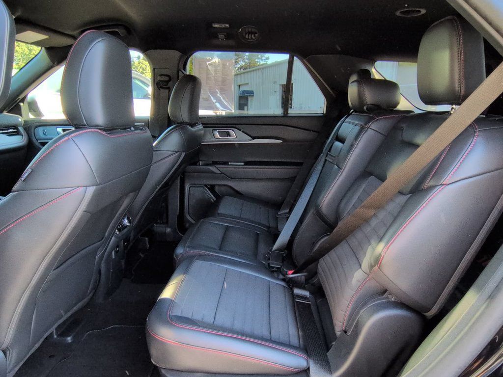 Used 2025 Ford Explorer ST-Line RWD image 14