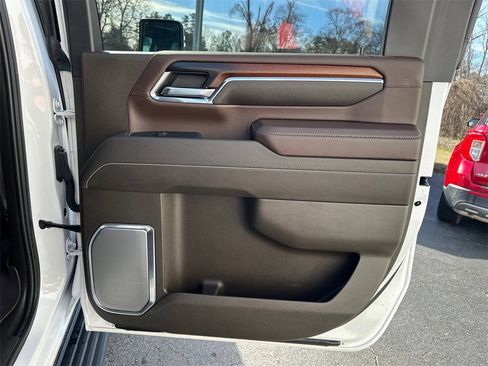 Used 2024 GMC Sierra 3500 Denali w/ Denali Reserve Package image 17