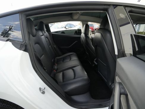 Used 2023 Tesla Model 3 Standard Range image 21