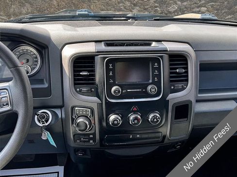 Used 2018 RAM 1500 Express AWD/4WD image 6