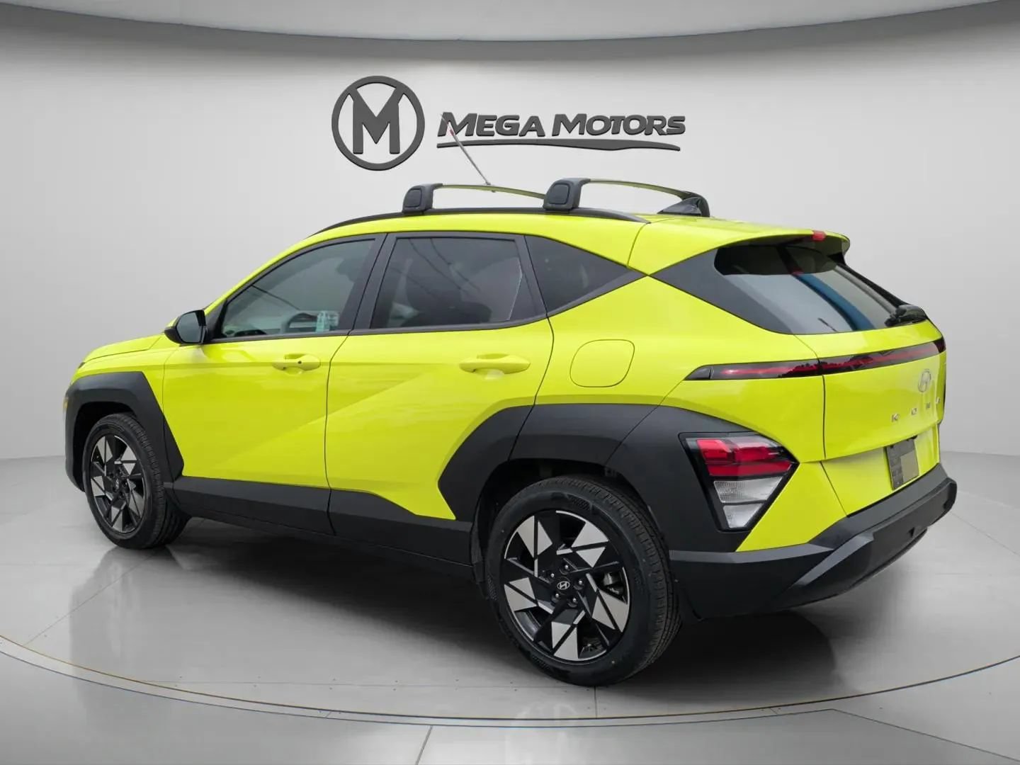 Used 2025 Hyundai Kona SEL FWD image 4